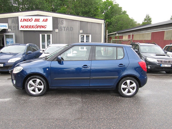 Skoda Fabia 2 of 5