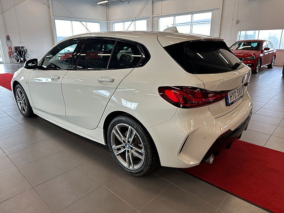 BMW 118i 5 of 5