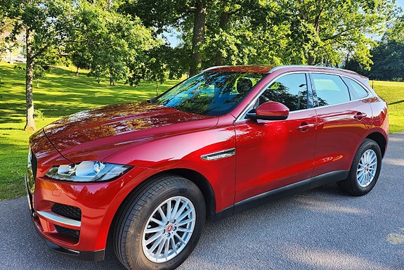 Jaguar F-PACE 2 of 16