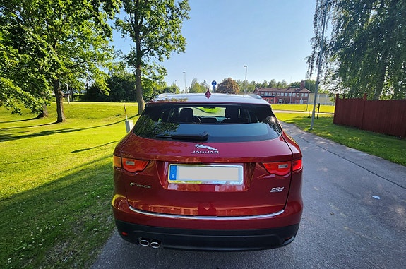 Jaguar F-PACE 9 of 16