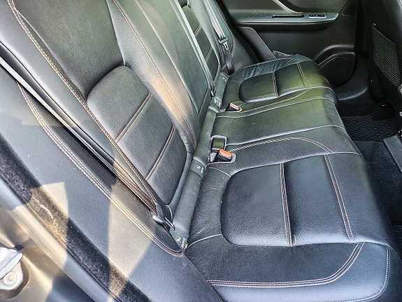 Jaguar F-PACE 15 of 16