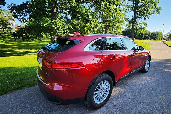 Jaguar F-PACE 3 of 16