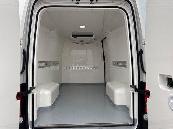 Volkswagen Crafter 11 of 16