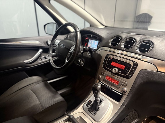 Ford S-MAX 6 of 8