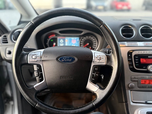 Ford S-MAX 7 of 8