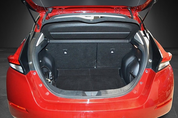 Nissan Leaf 11 of 18