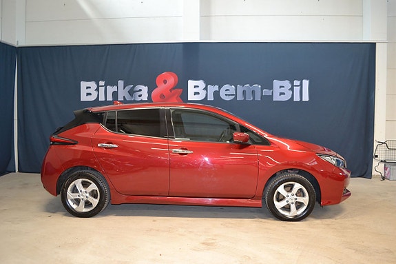 Nissan Leaf 4 of 5