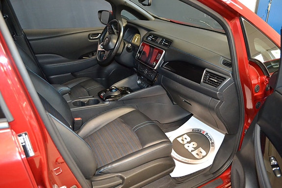 Nissan Leaf 10 of 16
