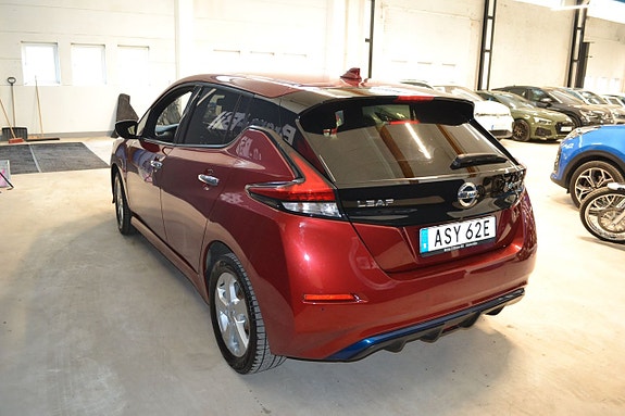 Nissan Leaf 8 of 16