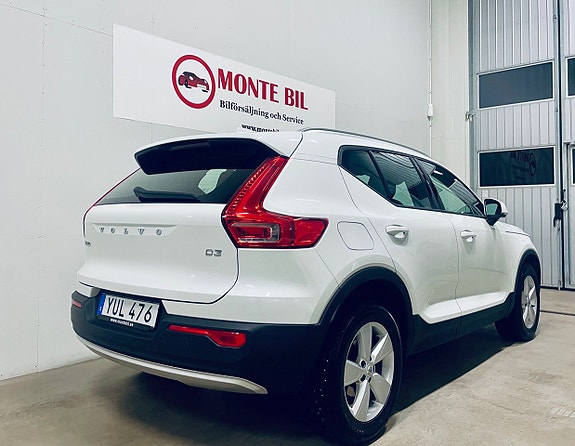 Volvo XC40 6 of 18