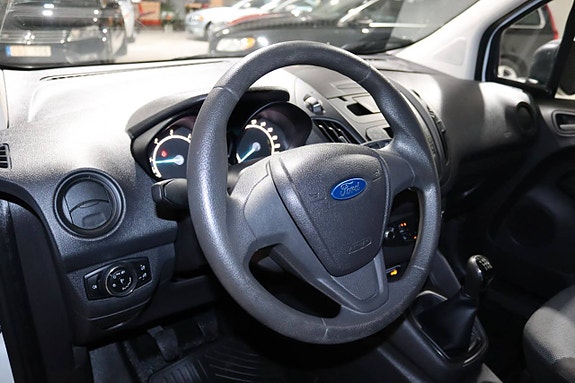 Ford Transit Courier 8 of 16
