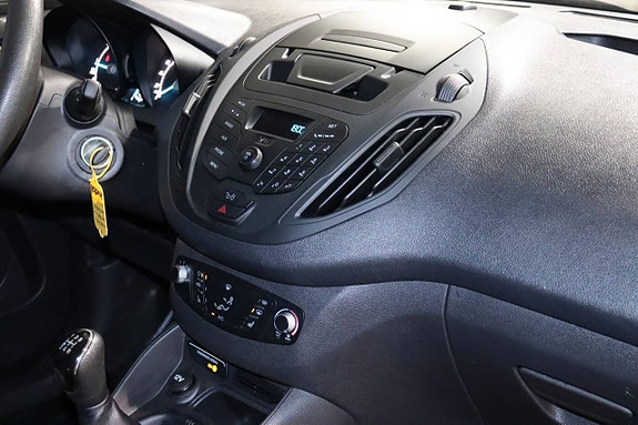 Ford Transit Courier 10 of 16