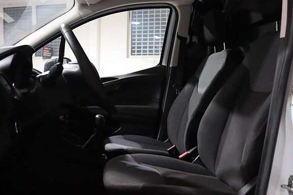 Ford Transit Courier 6 of 16