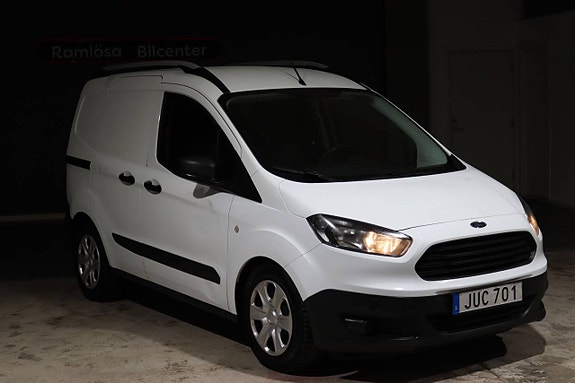 Ford Transit Courier 3 of 16