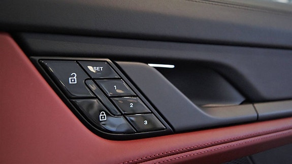 Porsche Taycan Turbo 17 of 21