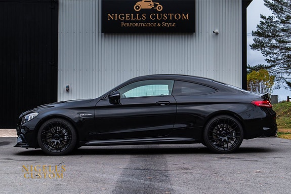 Mercedes-Benz C63 16 of 26