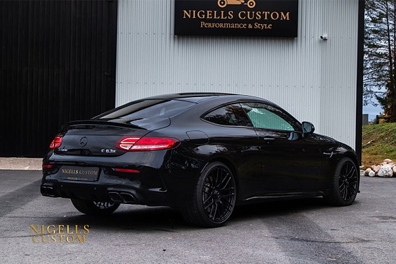 Mercedes-Benz C63 10 of 26