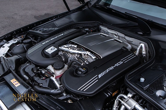 Mercedes-Benz C63 3 of 5