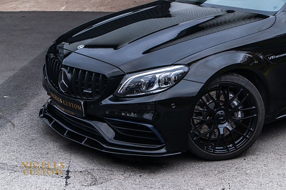 Mercedes-Benz C63 2 of 5