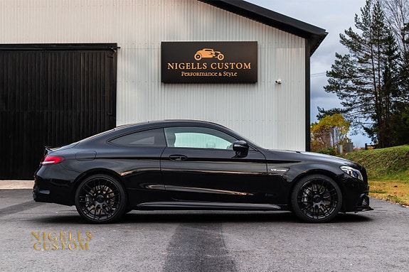 Mercedes-Benz C63 7 of 26