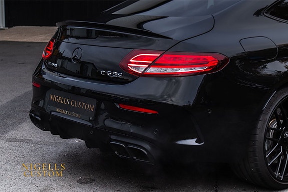 Mercedes-Benz C63 11 of 26