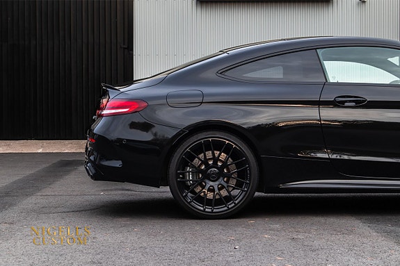 Mercedes-Benz C63 9 of 26