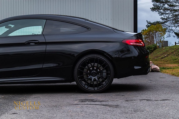 Mercedes-Benz C63 17 of 26