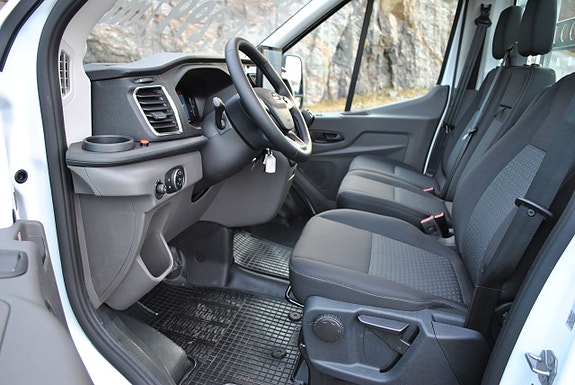 Ford Transit 8 of 25
