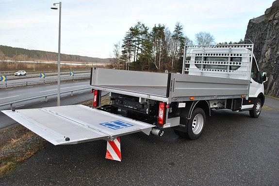 Ford Transit 19 of 25