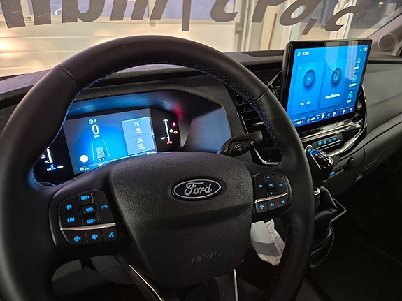 Ford Transit 4 of 5