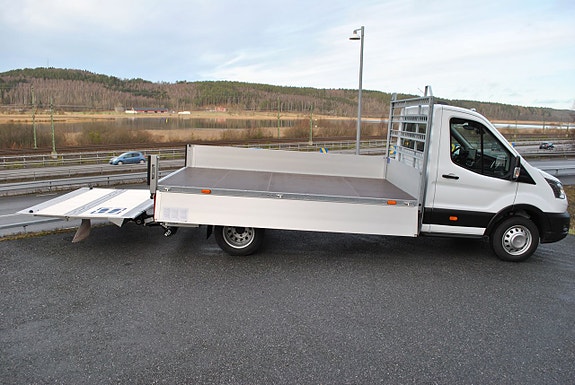 Ford Transit 12 of 25
