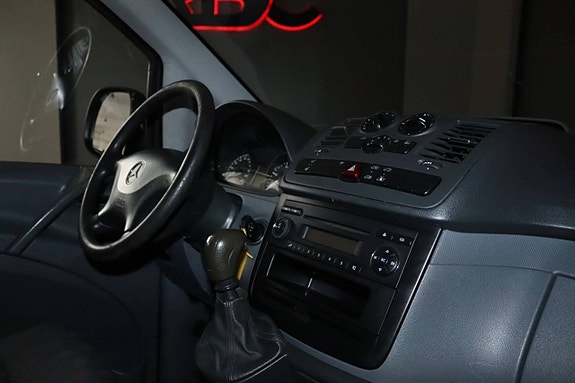 Mercedes-Benz Vito 108 8 of 18