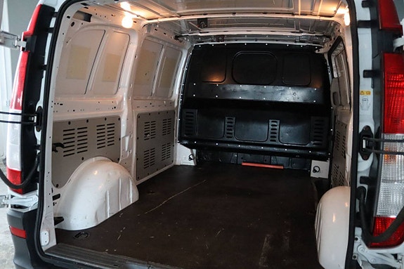 Mercedes-Benz Vito 108 10 of 18