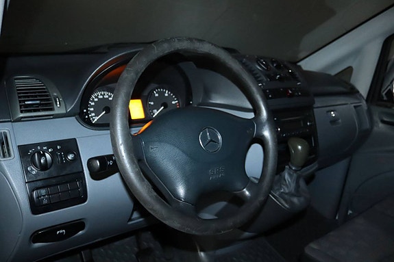 Mercedes-Benz Vito 108 15 of 18