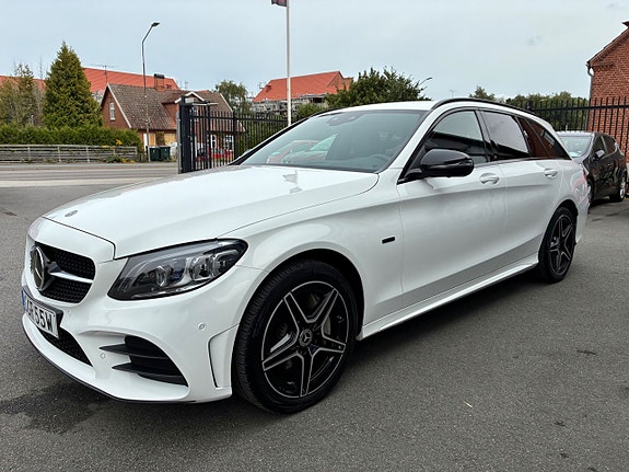 Mercedes-Benz C300 e 2 of 5