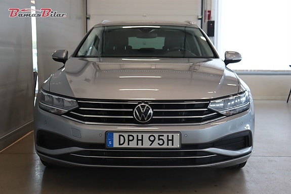 Volkswagen Passat 8 of 26