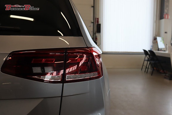Volkswagen Passat 23 of 26