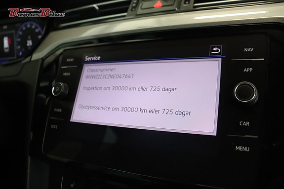 Volkswagen Passat 21 of 26
