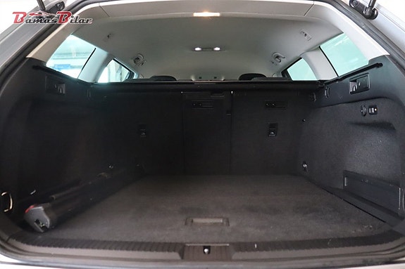 Volkswagen Passat 17 of 26