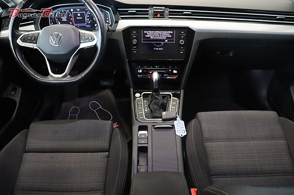 Volkswagen Passat 12 of 26