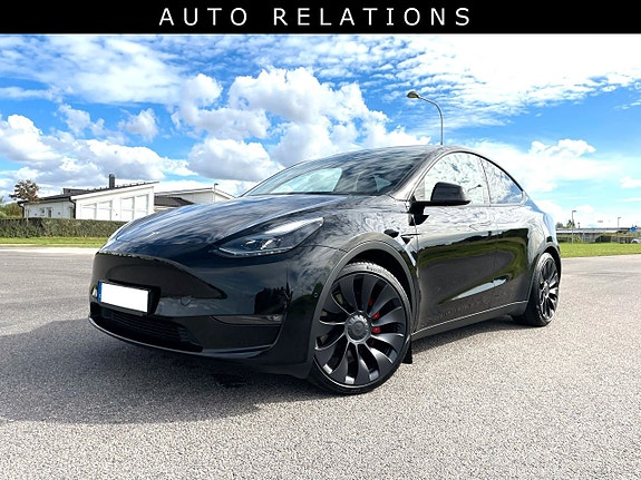 Tesla Model Y 2 of 10