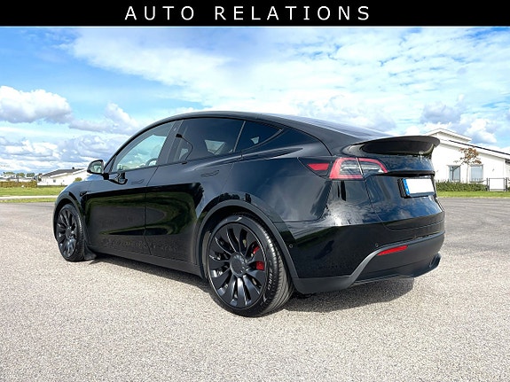 Tesla Model Y 3 of 10