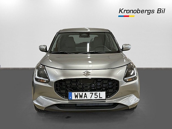 Suzuki Swift 2 of 5