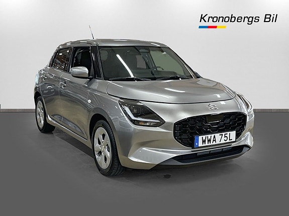 Suzuki Swift 3 of 5