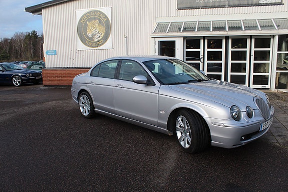 Jaguar S-TYPE