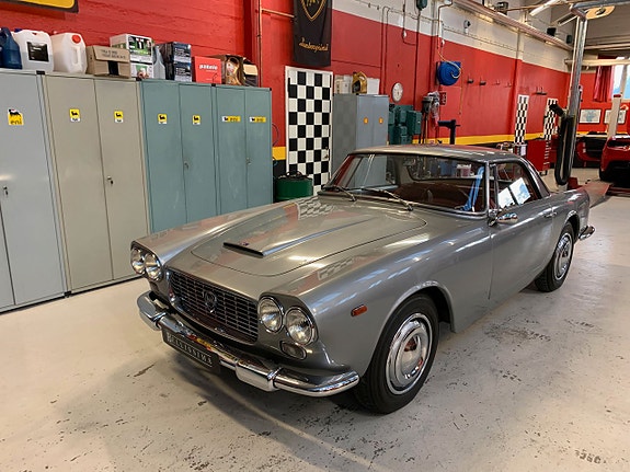 Lancia Flaminia 10 of 26