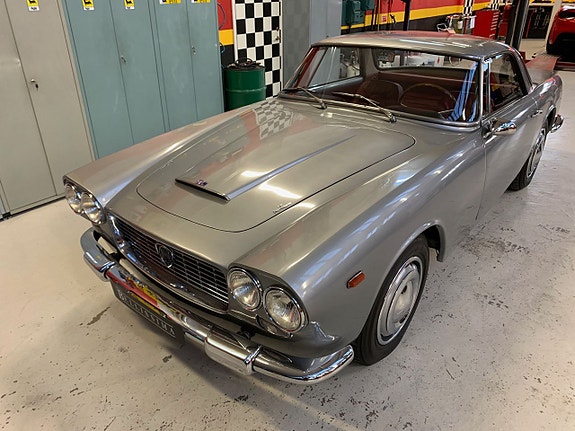 Lancia Flaminia 20 of 26