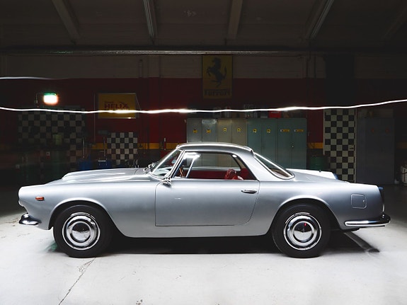 Lancia Flaminia 3 of 26