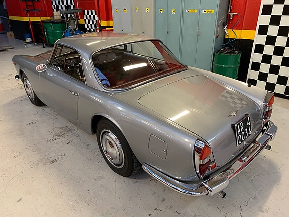 Lancia Flaminia 21 of 26