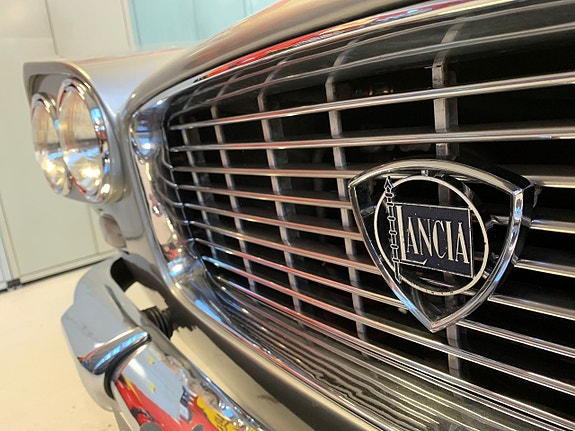Lancia Flaminia 26 of 26